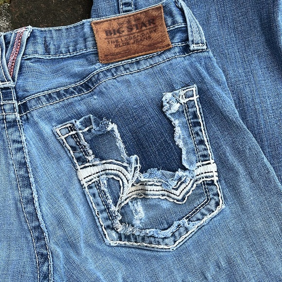 Big Star regular Bootcut "Pioneer" distressed Jeans size 32L - Picture 2 of 7
